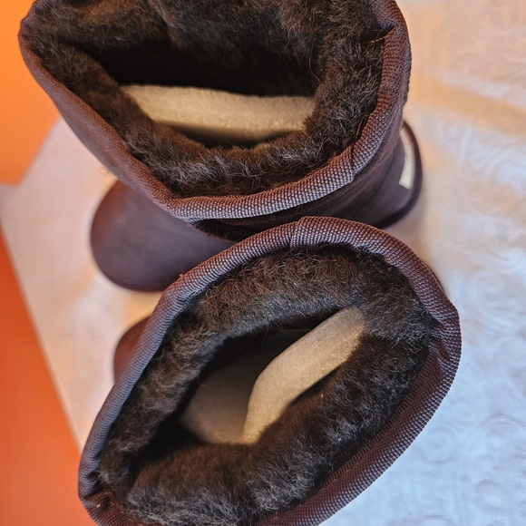Auabp Brown Winter Boots, Australian Leather and Sheepskin, Size 5, New in Box - Picture 10 of 11